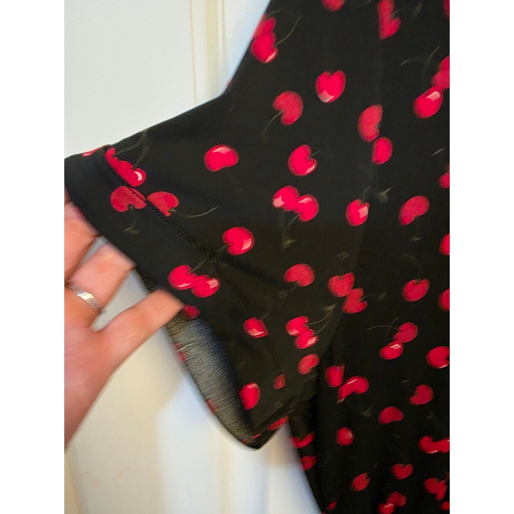 Torrid Cherry Print Faux Wrap Dress Size 1 Black Red Retro Pin Up Rockabilly - Picture 6 of 12